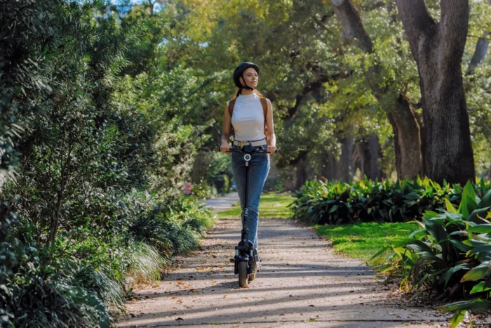 NIU KQi 300X Electric Scooter - Riding