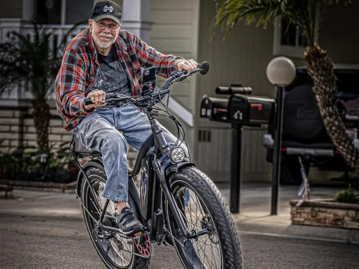 Himiway D3 Cruiser Electric Fat Tire Bike - Riding